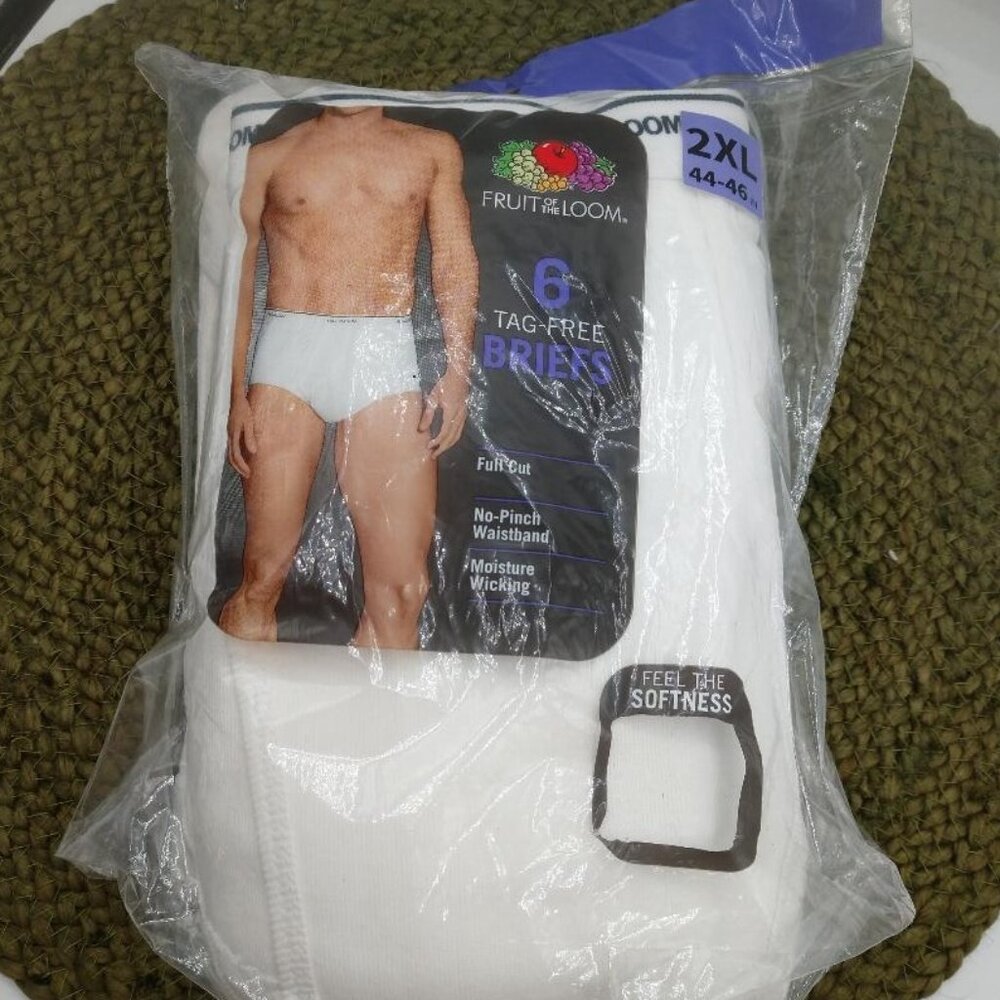 Fruit Of The Loom Mens Tag-Free White Briefs 6-Pack 2XL 44-46 Cotton Moisture-Wi